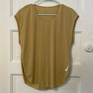 Nike short sleeve top